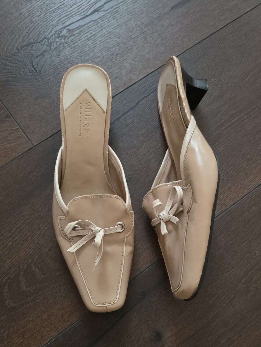 Vinger villager Nude Leather Slip-On‎ Mules with Bow Accent
